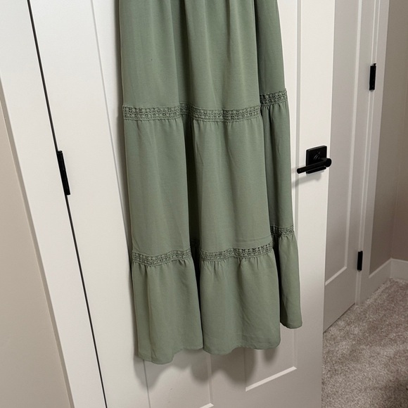 Elegant Green Sleeveless Maxi Dress - Picture 3 of 4
